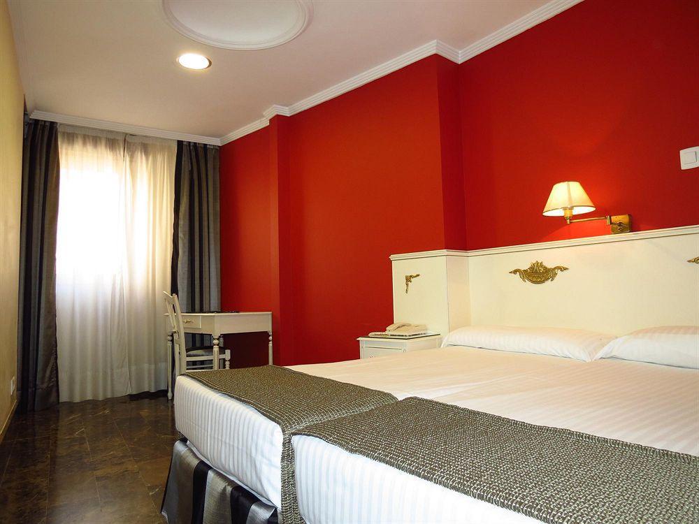 Hotel Boutique Catedral Валадоид Стая снимка