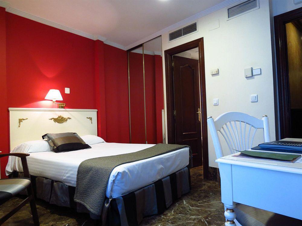 Hotel Boutique Catedral Валадоид Стая снимка